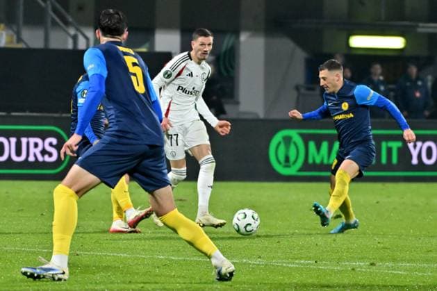 Celje, Slovenia, November 06th 2025, Ermal Krasniqi of Legia Warszawa (C) in action during the UEFA Conference League, League phase Matchday 3, between Celje (Slovenia) and Legia Warszawa (Polande) at Stadion Celje, Celje, Slovenia. (Photo by Igor Kupljenik Sports Press Photo) Copyright: xIgorxKupljenikx xSPPx Sportspressphoto_SPR57772