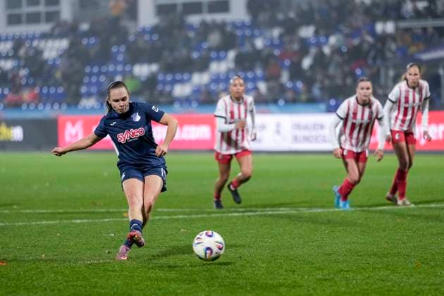 Torschützin Marie Steiner (TSG, 19), erzielt das Tor zum 2:1, Treffer, Torerfolg, Highlight, Action, Aktion, Spielszene, per Elfmeter, 06.11.2025, Sinsheim (Hoffenheim) (Deutschland), Fussball, Google Pixel Frauen-Bundesliga, TSG 1899 Hoffenheim - SC Freiburg, DFB DFL REGULATIONS PROHIBIT ANY USE OF PHOTOGRAPHS AS IMAGE SEQUENCES AND OR QUASI-VIDEO.