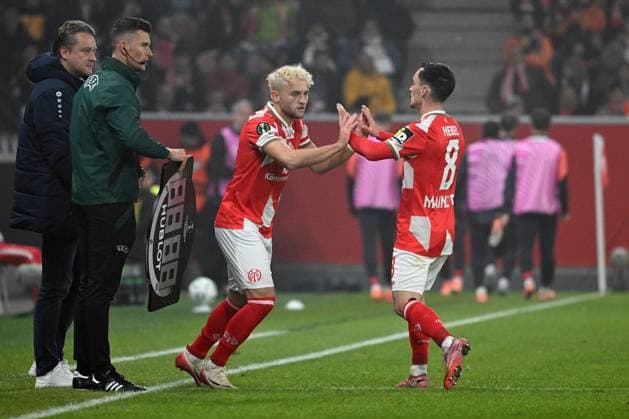 06.11.2025, xsltx, Fussball UEFA Conference League, FSV Mainz 05 - AC Florenz v.l. Benedict Hollerbach (FSV Mainz 05) Paul Nebel (FSV Mainz 05) (DFL DFB REGULATIONS PROHIBIT ANY USE OF PHOTOGRAPHS as IMAGE SEQUENCES and or QUASI-VIDEO) Mainz