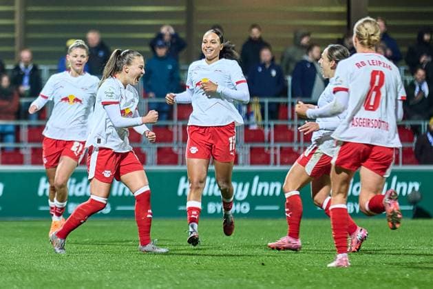06.11.2025, GER, Frauenfußball, BL, 2025 2026, RB Leipzig - FC Carl Zeiss Jena Annabel Schasching (16, RB Leipzig), Jubel nach ihrem verwandelten Elfer zum 2:0 Leipzig Trainingszentrum der Roten Bulle Sachsen Deutschland