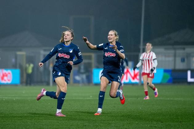 Valesca Ampoorter (TSG Hoffenheim, 18), Feli Delacauw (TSG Hoffenheim, 24) jubeln ueber das Tor zum 1:0, GER, TSG 1899 Hoffenheim vs SC Freiburg, Fussball Google Pixel Frauen Bundesliga, 9. Spieltag, Saison 2025 2026, 06.11.2025 DFB regulations prohibit any use of photographs as image sequences and or quasi-video GER, TSG 1899 Hoffenheim vs SC Freiburg, Fussball Google Pixel Frauen Bundesliga, 9. Spieltag, Saison 2025 2026, 06.11.2025 Hoffenheim Copyright: xEibner-Pressefoto Memmlerx EP_MMR