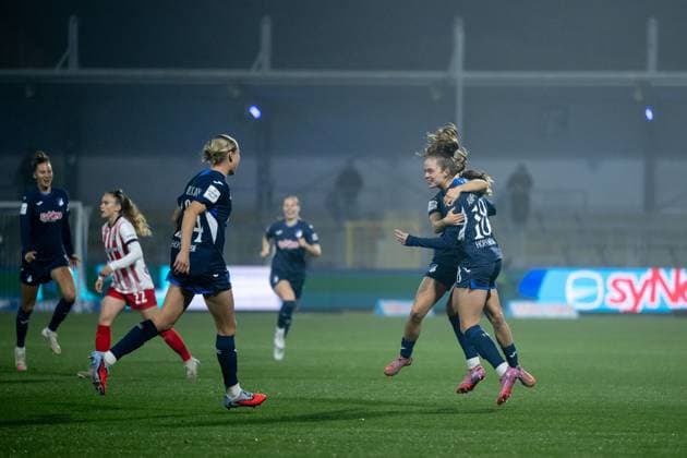 Valesca Ampoorter (TSG Hoffenheim, 18), Marie Steiner (TSG Hoffenheim, 19), Feli Delacauw (TSG Hoffenheim, 24) jubeln ueber das Tor zum 1:0, GER, TSG 1899 Hoffenheim vs SC Freiburg, Fussball Google Pixel Frauen Bundesliga, 9. Spieltag, Saison 2025 2026, 06.11.2025 DFB regulations prohibit any use of photographs as image sequences and or quasi-video GER, TSG 1899 Hoffenheim vs SC Freiburg, Fussball Google Pixel Frauen Bundesliga, 9. Spieltag, Saison 2025 2026, 06.11.2025 Hoffenheim Copyright: xEibner-Pressefoto Memmlerx EP_MMR