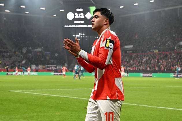 06.11.2025, xsltx, Fussball UEFA Conference League, FSV Mainz 05 - AC Florenz v.l. Nadim Amiri (FSV Mainz 05) (DFL DFB REGULATIONS PROHIBIT ANY USE OF PHOTOGRAPHS as IMAGE SEQUENCES and or QUASI-VIDEO) Mainz
