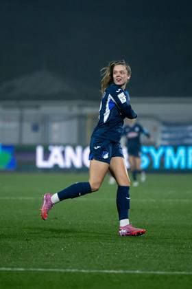 Valesca Ampoorter (TSG Hoffenheim, 18) jubelt ueber das Tor zum 1:0, GER, TSG 1899 Hoffenheim vs SC Freiburg, Fussball Google Pixel Frauen Bundesliga, 9. Spieltag, Saison 2025 2026, 06.11.2025 DFB regulations prohibit any use of photographs as image sequences and or quasi-video GER, TSG 1899 Hoffenheim vs SC Freiburg, Fussball Google Pixel Frauen Bundesliga, 9. Spieltag, Saison 2025 2026, 06.11.2025 Hoffenheim Copyright: xEibner-Pressefoto Memmlerx EP_MMR