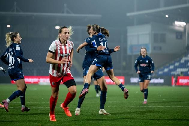 Marie Steiner (TSG Hoffenheim, 19), Franziska Harsch (TSG Hoffenheim, 17), Janna Grimm (TSG Hoffenheim, 26) jubeln ueber das Tor zum 2:1, GER, TSG 1899 Hoffenheim vs SC Freiburg, Fussball Google Pixel Frauen Bundesliga, 9. Spieltag, Saison 2025 2026, 06.11.2025 DFB regulations prohibit any use of photographs as image sequences and or quasi-video GER, TSG 1899 Hoffenheim vs SC Freiburg, Fussball Google Pixel Frauen Bundesliga, 9. Spieltag, Saison 2025 2026, 06.11.2025 Hoffenheim Copyright: xEibner-Pressefoto Memmlerx EP_MMR