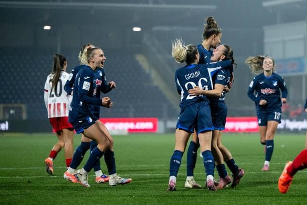 Marie Steiner (TSG Hoffenheim, 19), Franziska Harsch (TSG Hoffenheim, 17), Janna Grimm (TSG Hoffenheim, 26), Vanessa Diehm (TSG Hoffenheim, 06) jubeln ueber das Tor zum 2:1, GER, TSG 1899 Hoffenheim vs SC Freiburg, Fussball Google Pixel Frauen Bundesliga, 9. Spieltag, Saison 2025 2026, 06.11.2025 DFB regulations prohibit any use of photographs as image sequences and or quasi-video GER, TSG 1899 Hoffenheim vs SC Freiburg, Fussball Google Pixel Frauen Bundesliga, 9. Spieltag, Saison 2025 2026, 06.11.2025 Hoffenheim Copyright: xEibner-Pressefoto Memmlerx EP_MMR