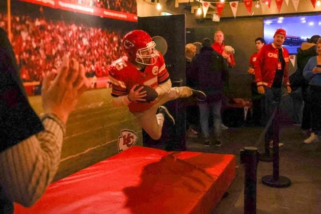 Photopoint, Kansas City Chiefs Fanpub Berlin 2025, 2025_11_06, NFL, American Football Herren, USA , Photo: Foot.Bowl Thomas Sobotzki Copyright: xFootxBowl ThomasxSobotzkix