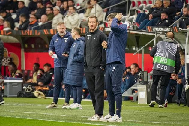 Fussball, UEFA Europa League 2025 26, 4. Spieltag - OGC Nizza vs SC Freiburg - Allianz Riviera (Nizza, Frankreich): Julian Schuster (SC Freiburg, Trainer) Copyright: xJOERANxSTEINSIEKx