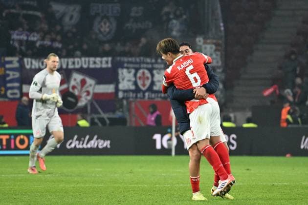 06.11.2025, xsltx, Fussball UEFA Conference League, FSV Mainz 05 - AC Florenz v.l. Jubel, Freude über den Sieg (DFL DFB REGULATIONS PROHIBIT ANY USE OF PHOTOGRAPHS as IMAGE SEQUENCES and or QUASI-VIDEO) Mainz