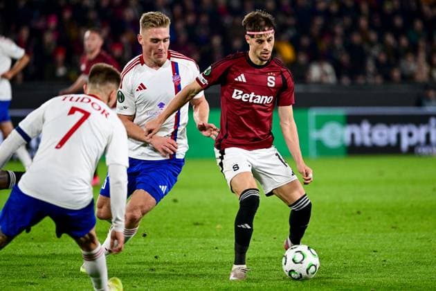 (L-R) Fran Tudor and Oskar Repka of Rakow and Veljko Birmancevic of Sparta in action during the Football Conference League 3rd round match Sparta Praha vs Rakow Czestochowa, Prague, Czech Republic, November 6, 2025. (CTKxPhoto OndrejxDeml) CTKPhotoP2025110609276  CTKPhotoP2025110609276
