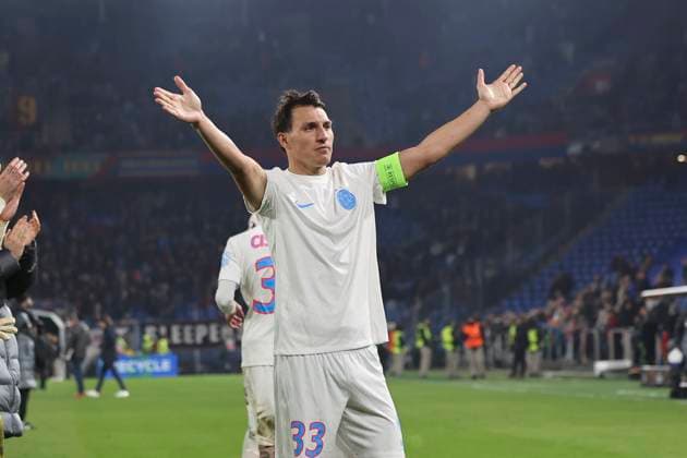 Risto Radunovic (FCSB Bukarest, 33) nach dem Spiel , Schweiz, Fussball, UEFA Europa League, 4. Spieltag, 2025 2026, FC Basel vs. FCSB Bukarest, 06.11.2025, Sankt Jakob Park, Basel, Schweiz Basel Sankt Jakob Park Kanton Basel-Stadt Schweiz Copyright: xGrantxHubbsx