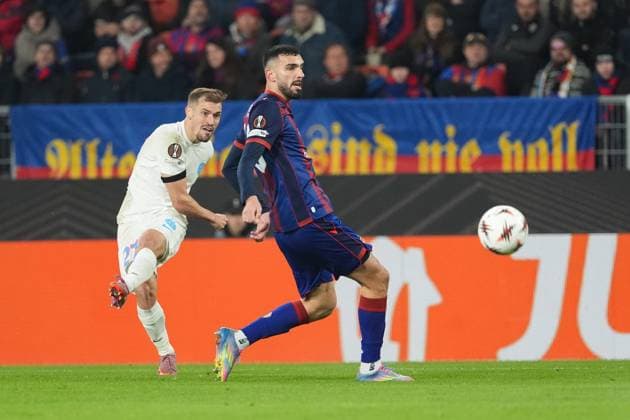 Schweiz: UEFA Europa League 2025 26, FC Basel 1893 vs FCSB Bukarest - St. Jakob-Park, Basel: Darius Olaru (27 Bukarest) in aktion Basel St. Jakob-Park Basel Schweiz Copyright: xKjetilxWaberx