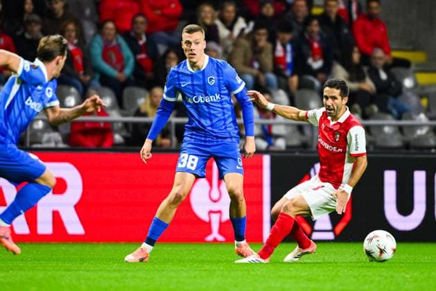 SC Braga v KRC Genk - UEFA Europa League BRAGA, PORTUGAL - NOVEMBER 06 : Heymans Daan midfielder of KRC Genk in action during the UEFA Europa League 2025 26 League Phase MD4 match between SC Braga and KRC Genk on November 6, 2025 in Braga, Portugal, 06 11 2025 Braga Portugal  Copyright: xVincentxKalutx