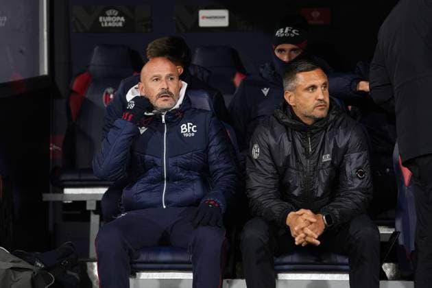 Bologna s head coach Vincenzo Italiano and Bologna s assistant coach Daniel Niccolini look on during the UEFA Europa League soccer match between Bologna and Brann at the Renato DallÕAra Stadium in Bologna, north Italy - Thursday, November 6, 2025 -  Copyright: xMassimoxPaolone LaPressex