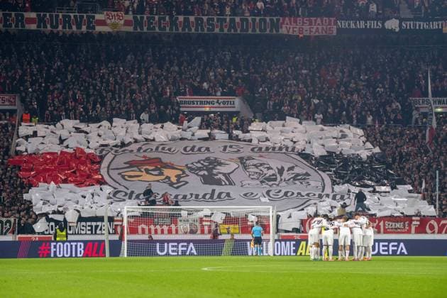 Choreografie der VfB-Fans. xettx, Deutschland, Stuttgart, 06.11.2025, Fussball, UEFA Europa League: VfB Stuttgart vs Feyenoord Rotterdam, Saison 2025 2026, Match Day 4, MHP Arena