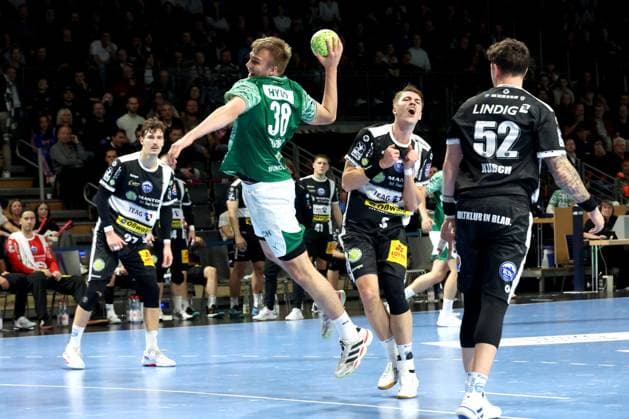 DEU, DHB-Pokal, Fuechse Berlin vs. Eisenach, 06.11.2025, Max-Schmeling-Halle, Berlin, DEU, DHB-Pokal, Fuechse Berlin vs. Eisenach, im Bild Tim Niclas Schroeder (Fuechse Berlin 38)