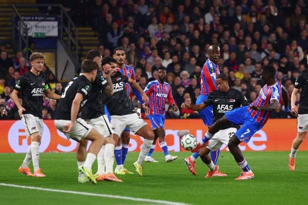 London, England, 6th November 2025. Ismaila Sarr of Crystal Palace has a shot on goal but fails to score during the Crystal Palace vs AZ Alkmaar UEFA Conference League match at Selhurst Park, London. Picture credit should read: Paul Terry Sportimage EDITORIAL USE ONLY. No use with unauthorised audio, video, data, fixture lists, club league logos or live services. Online in-match use limited to 120 images, no video emulation. No use in betting, games or single club league player publications. SPI_007_PT_Crystal_Palace_AZ_Alkmaar SPI-4270-0007