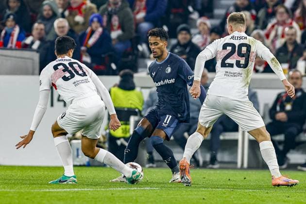 STUTTGART , 06-11-2025 , MHP Arena , season 2025 2026 , UEFA Europa League League phase match between Vfb Stuttgart and Feyenoord , Picture shows Stuttgart player Finn Jeltsch and Feyenoord player Goncalo Borges and Stuttgart player Chema Andres Stuttgart - Feyenoord  x31891805x Copyright: