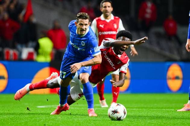 SC Braga v KRC Genk - UEFA Europa League BRAGA, PORTUGAL - NOVEMBER 06 : Hrosovsky Patrik midfielder of KRC Genk in action during the UEFA Europa League 2025 26 League Phase MD4 match between SC Braga and KRC Genk on November 6, 2025 in Braga, Portugal, 06 11 2025 Braga Portugal  Copyright: xVincentxKalutx
