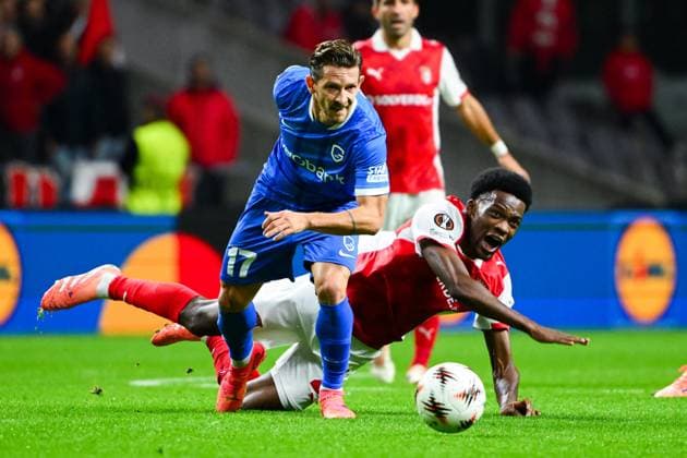 SC Braga v KRC Genk - UEFA Europa League BRAGA, PORTUGAL - NOVEMBER 06 : Hrosovsky Patrik midfielder of KRC Genk in action during the UEFA Europa League 2025 26 League Phase MD4 match between SC Braga and KRC Genk on November 6, 2025 in Braga, Portugal, 06 11 2025 Braga Portugal  Copyright: xVincentxKalutx