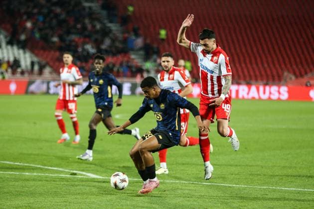 Crvena Zvezda v Lille - UEFA Europa League BELGRADE, SERBIA - NOVEMBER 06: Nemanja Radonjic (49) of Crvena Zvezda in action against Hamza Igamane (29) of Lille during the UEFA Europa League football match between Crvena Zvezda and Lille at Rajko Mitic Stadium on November 6, 2025 in Belgrade, Serbia. Filip Stevanovic Anadolu Belgrade Serbia. Editorial use only. Please get in touch for any other usage.  Copyright: x2025xAnadoluxFilipxStevanovicx