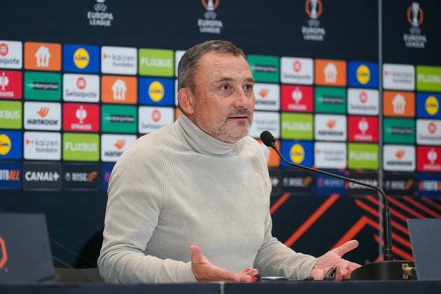 Fussball, UEFA Europa League 2025 26, 4. Spieltag - OGC Nizza vs SC Freiburg - Allianz Riviera (Nizza, Frankreich): Franck Haise (Trainer, OGC Nizza) Pressekonferenz, Medien Copyright: xJOERANxSTEINSIEKx