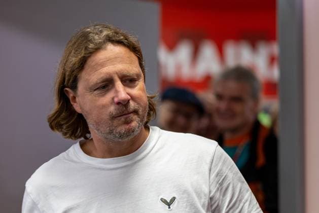 UECL: 1. FSV Mainz 05 - AC Florenz Cheftrainer Bo Henriksen (1. FSV Mainz 05) gut gelaunt nach dem Spiel der UEFA Conference League zwischen 1. FSV Mainz 05 und AC Florenz am 3. Spieltag in der MEWA Arena Mainz am 06.11.2025 Copyright: xBEAUTIFULxSPORTS Hahnex
