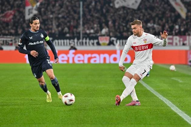 Europa League; VfB Stuttgart - Feyenoord Rotterdam; 06.11.2025 STUTTGART, DEUTSCHLAND - 6. NOVEMBER: im Duell Anis Hadj MOUSSA (Feyenoord Rotterdam 23) und Maximilian MITTELSTÄDT (VfB Stuttgart 7) beim Ligaspiel zwischen dem VfB Stuttgart und Feyenoord Rotterdam am 4. Spieltag der Europa League in der MHP-Arena am 06.11.2025 Copyright: xBEAUTIFULxSPORTS Goldbergx
