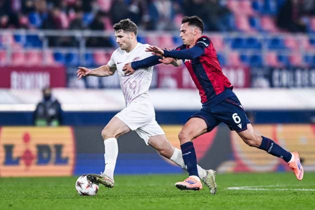 251106 Jacob Sorensen of Brann and Nikola Moro of Bologna during the Europa League football match between Bologna and Brann on November 6, 2025 in Bologna. Photo: Image Photo BILDBYRAN kod XY XY0083 fotboll football soccer fotball uefa europa league europa league bologna brann bbeng Copyright: ImagexPhoto BB251106ZU020