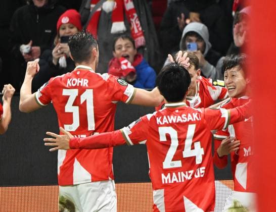 Conference League Mewa-Arena Mainz - 0611.2025 1. FSV Mainz 05 (mz) - AC. Florenz (flo) 2:1 Jubel nach dem 2:1 durch Jae-Sung LEE(1. FSV Mainz 05), re Fussball - Conference League - 1. FSV Mainz 05