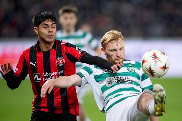 UEFA Europa League: FC Midtjylland - Celtic FC Celtic s Liam Scales in action with FC Midtjylland s Dario Osorio during the Europa League match between FC Midtjylland and Celtic FC at MCH Arena in Herning on Thursday, November 6, 2025. (Photo: Bo Amstrup Ritzau Scanpix) , Herning Denmark Mors Copyright: BoxAmrstrupx xRitzauxScanpix BoxAmstrupx spdk20251106-214129-L