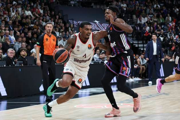 BASKET BALL : Paris Basket Vs Bayern - Euroligue - 06 11 2025 Xavier Rathan-Mayes (Bayern) Vs Joel Ayayi (Paris) ParisFrance  Copyright: xMichaelxBaucherx