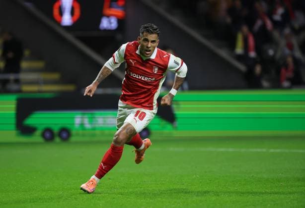 Sporting de Braga-Genk-EuropaLeague-Matchday 4-6-11-2025 Rodrigo Zalazar of Sporting Braga celebrates your first goal in action during the UEFA Europe League, Phase League, Matchday 4, between Sporting Club de Braga and KRC Genk at Stadium Municipal of Braga on November 6, 2025 in Braga (Portugal) (Photo by Luis de la Mata SportPix Sipa USA) Braga Stadium Municipal of Braga Braga Portugal Copyright: xLuisxdexlaxMatax xsportPix.org.ux