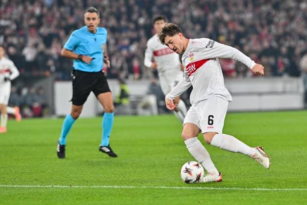 Europa League; VfB Stuttgart - Feyenoord Rotterdam; 06.11.2025 STUTTGART, DEUTSCHLAND - 6. NOVEMBER: am Ball Angelo STILLER (VfB Stuttgart 6) Einzelfoto Freisteller beim Ligaspiel zwischen dem VfB Stuttgart und Feyenoord Rotterdam am 4. Spieltag der Europa League in der MHP-Arena am 06.11.2025 Copyright: xBEAUTIFULxSPORTS Goldbergx