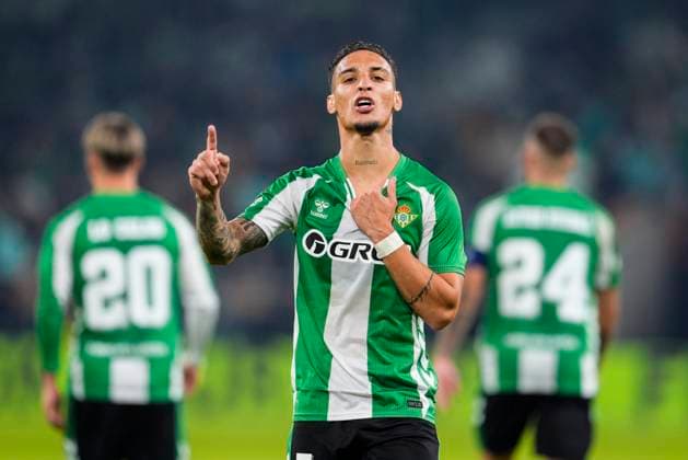November 6, 2025, Sevilla, Sevilla, SPAIN: Antony Dos Santos of Real Betis celebrates a goal during the UEFA Europa League, football match played between Real Betis and Olympique de Lyon at La Cartuja stadium on November 6, 2025, in Sevilla, Spain. Sevilla SPAIN - ZUMAa181 20251106_zaa_a181_083 Copyright: xJoaquinxCorcherox