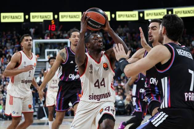 BASKET BALL : Paris Basket Vs Bayern - Euroligue - 06 11 2025 Kamar Baldwin (Bayern) Vs Leopold Cavaliere (Paris) ParisFrance  Copyright: xMichaelxBaucherx
