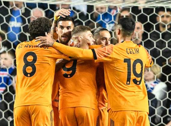 Rangers v A.S. Roma UEFA Europa League Lorenzo Pellegrini of A.S. Roma celebrates his goal with teammates during the UEFA Europa League match at Ibrox Stadium, Glasgow UK Newspapers OUT Copyright: xJamiexJohnstonx FIL-22472-0091