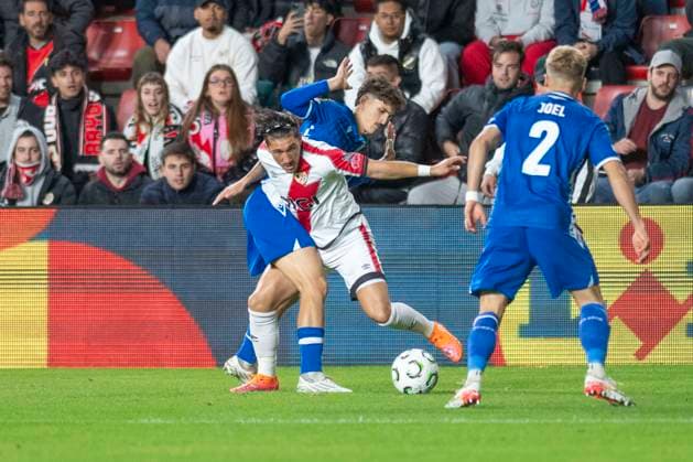November 6, 2025, Madrid, Madrid, Spain: PACHA ESPINO of Rayo Vallecano during the UEFA Conference League match between RAYO VALLECANO Vs. LECH POZNAN held on November 6 at the Estadio de Vallecas in Madrid, Spain. Madrid Spain - ZUMAc312 20251106_zsp_c312_013 Copyright: xOscarxManuelxSanchezx