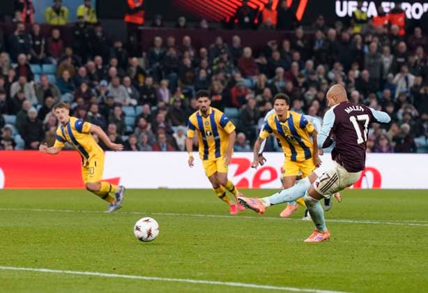 Birmingham, England, 6th November 2025. Donyell Malen of Aston Villa scores their second goal from the penalty spot during the Aston Villa vs Maccabi Tel-Aviv FC UEFA Europa League match at Villa Park, Birmingham. Picture credit should read: Andrew Yates Spo EDITORIAL USE ONLY. No use with unauthorised audio, video, data, fixture lists, club league logos or live services. Online in-match use limited to 120 images, no video emulation. No use in betting, games or single club league player publications. SPI_060_AY_Villa_Macabbi SPI-4269-0060
