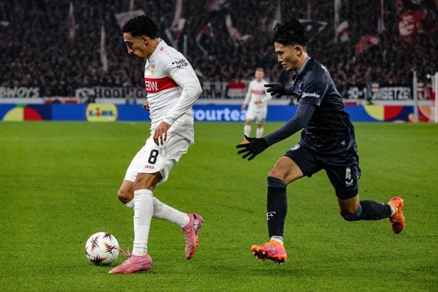 06.11.2025, xmohx, Fussball UEFA Europa League, VfB Stuttgart - Feyernoord Rotterdam v.l. Tiago Tomas (VfB Stuttgart) Tsuyoshi Watanabe (Feyenoord Rotterdam) Zweikampf, Aktion, action, battle for the ball (DFL DFB REGULATIONS PROHIBIT ANY USE OF PHOTOGRAPHS as IMAGE SEQUENCES and or QUASI-VIDEO) Stuttgart