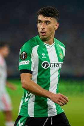 Real Betis Balompie v Olympique Lyonnais - UEFA Europa League 2025 26 SEVILLE, SPAIN - NOVEMBER 06: Marc Roca of Real Betis looks on during to the UEFA Europa League 2025 26 League Phase MD4 match between Real Betis Balompie and Olympique Lyonnais at La Cartuja de Sevilla on November 06, 2025 in Seville, Spain. (Photo by Gabriel Colchero Photo Players Images Magara Press) Sevilla Estadio de la Cartuja Spain Copyright: xGabrielxColcherox