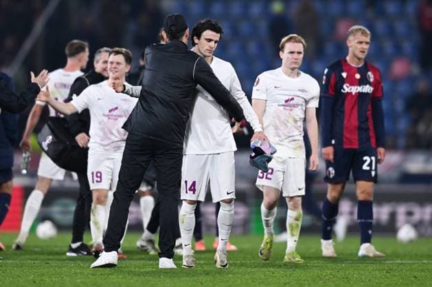 251106 Head coach Freyr Alexandersson and Ulrik Mathisen of Brann after the Europa League football match between Bologna and Brann on November 6, 2025 in Bologna. Photo: Image Photo BILDBYRAN kod XY XY0083 fotboll football soccer fotball uefa europa league europa league bologna brann bbeng Copyright: ImagexPhoto BB251106ZD027