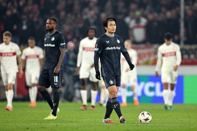 STUTTGART - (l-r) Cyle Larin of Feyenoord, Ayase Ueda of Feyenoord disappointed after the 2-0 during the UEFA Europa League match between VFB Stuttgart and Feyenoord Rotterdam at the Stuttgart Arena on November 6, 2025, in Stuttgart, Germany. ANP BART STOUTJESDIJK UEFA Europa League Matchday 4 2025-2026 xVIxANPxSportx xxANPxIVx 541428003 originalFilename: 541428003.jpg