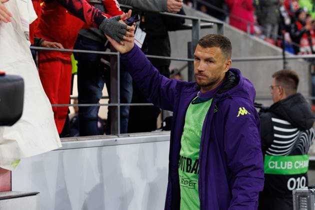 Edin Dzeko (AC Florenz), FSV Mainz 05 vs AC Florenz, Fussball, Conference League, 3. Spieltag, Saison 2025 2026, 06.11.2025 DFB regulations prohibit any use of photographs as image sequences and or quasi-video. FSV Mainz 05 vs AC Florenz, Fussball, Conference League, 3. Spieltag, Saison 2025 2026, 06.11.2025 Copyright: xEibner-Pressefoto AlexanderxNeisx EP_ANS