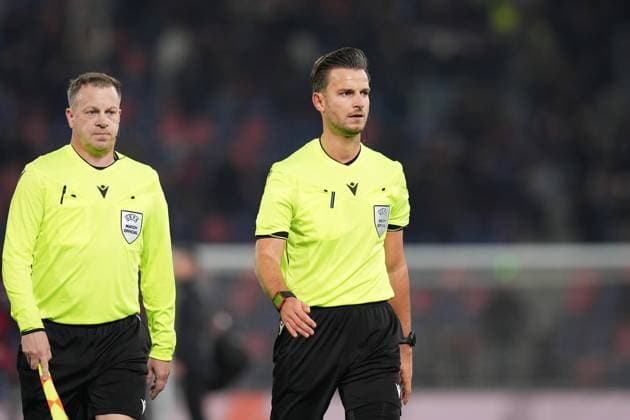 Referee Daniel Schlager leaves the field at the end of the UEFA Europa League soccer match between Bologna and Brann at the Renato DallÕAra Stadium in Bologna, north Italy - Thursday, November 6, 2025 -  Copyright: xMassimoxPaolone LaPressex