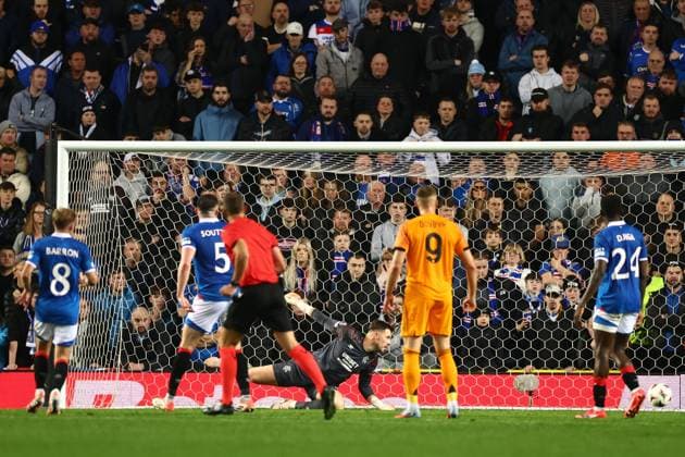 Rangers goalkeeper Jack Butland watches the ball go into the net for Lorenzo Pellegrini of Roma to score the second goal during the Europa League league phase match at Ibrox Stadium, Glasgow. Rangers v Roma - UEFA Europa League - League Phase - Ibrox Stadium, Glasgow, Lanarkshire, Scotland, UK - 06 Nov 2025Glasgow Ibrox Lanarkshire United Kingdom  Copyright: xO Rourke RangersxFC Shutterstockx 15702164aq
