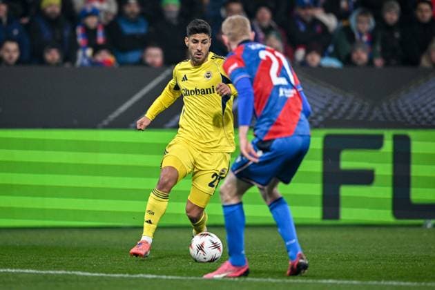 Viktoria Plzen vs Fenerbahce SK - UEFA Europa League PILSEN, CZECH REPUBLIC - NOVEMBER 6: Marco Asensio of Fenerbahce (L) in action against Vaclav Jemelka of Plzen (R) during the UEFA Europa League match between FC Viktoria Plzen and Fenerbahce SK at Doosan Arena in Pilsen, Czech Republic on November 6, 2025. Lukas Kabon Anadolu Pilsen Czech Republic. Editorial use only. Please get in touch for any other usage.  Copyright: x2025xAnadoluxLukasxKabonx