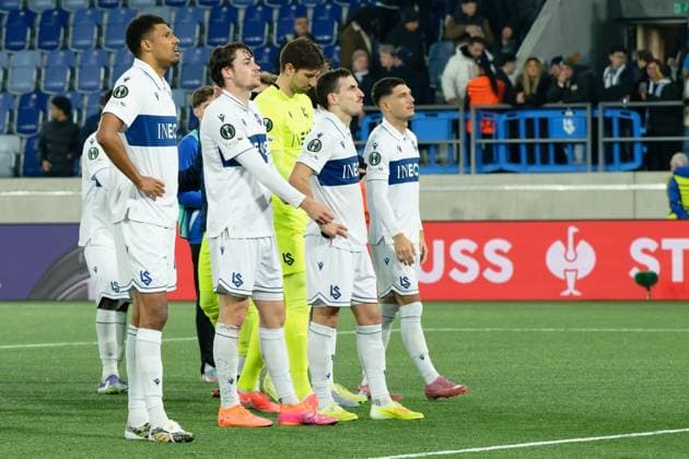 Lausanne look dejected during the UEFA Conference League match between Lausanne-Sport and Omonoia at Stade de la Tuiliere in Lausanne, Switzerland Copyright: xGiuseppexVelletrix xSPPx Sportspressphoto_SPR57839