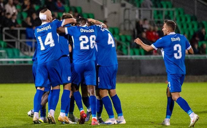 UEFA Europa Conference League Group Phase, Tallaght Stadium, Dublin 6 11 2025 Shelbourne vs Drita Drita s Alamir Ajzeraj celebrates scoring his sides first goal with teammates Alamir Ajzeraj celebrates scoring his sides first goal with teammates 6 11 2025  Copyright: x INPHO HenryxSimpsonx UEFA Europa Conference League Group Phase - Shelbourne vs Drita-19