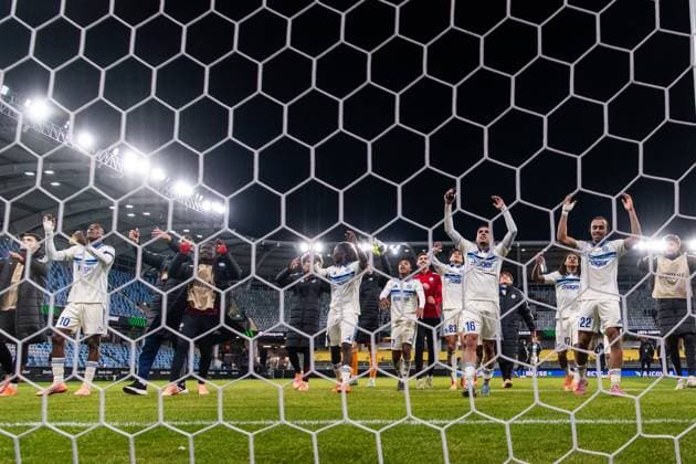 251106 Players of Strasbourg celebrate after the UEFA Conference League football match between Häcken and Strasbourg on November 6, 2025 in Gothenburg. Photo: Mathias Bergeld BILDBYRAN kod MB MB1234 fotboll football soccer fotball uefa conference league conference league häcken strasbourg bbeng jubel Copyright: MATHIASxBERGELD BB251106MB092
